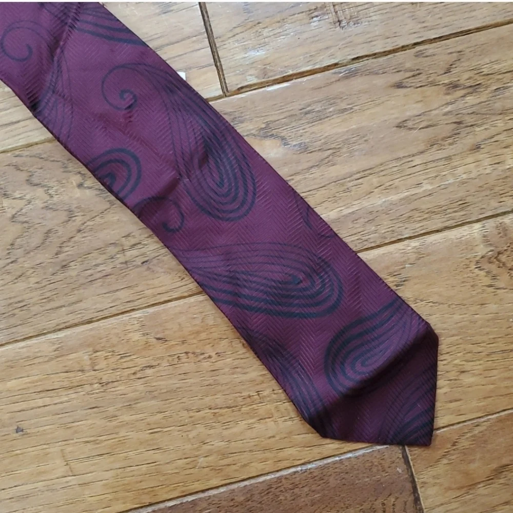 Giorgio Armani Silk Tie in Deep Burgundy